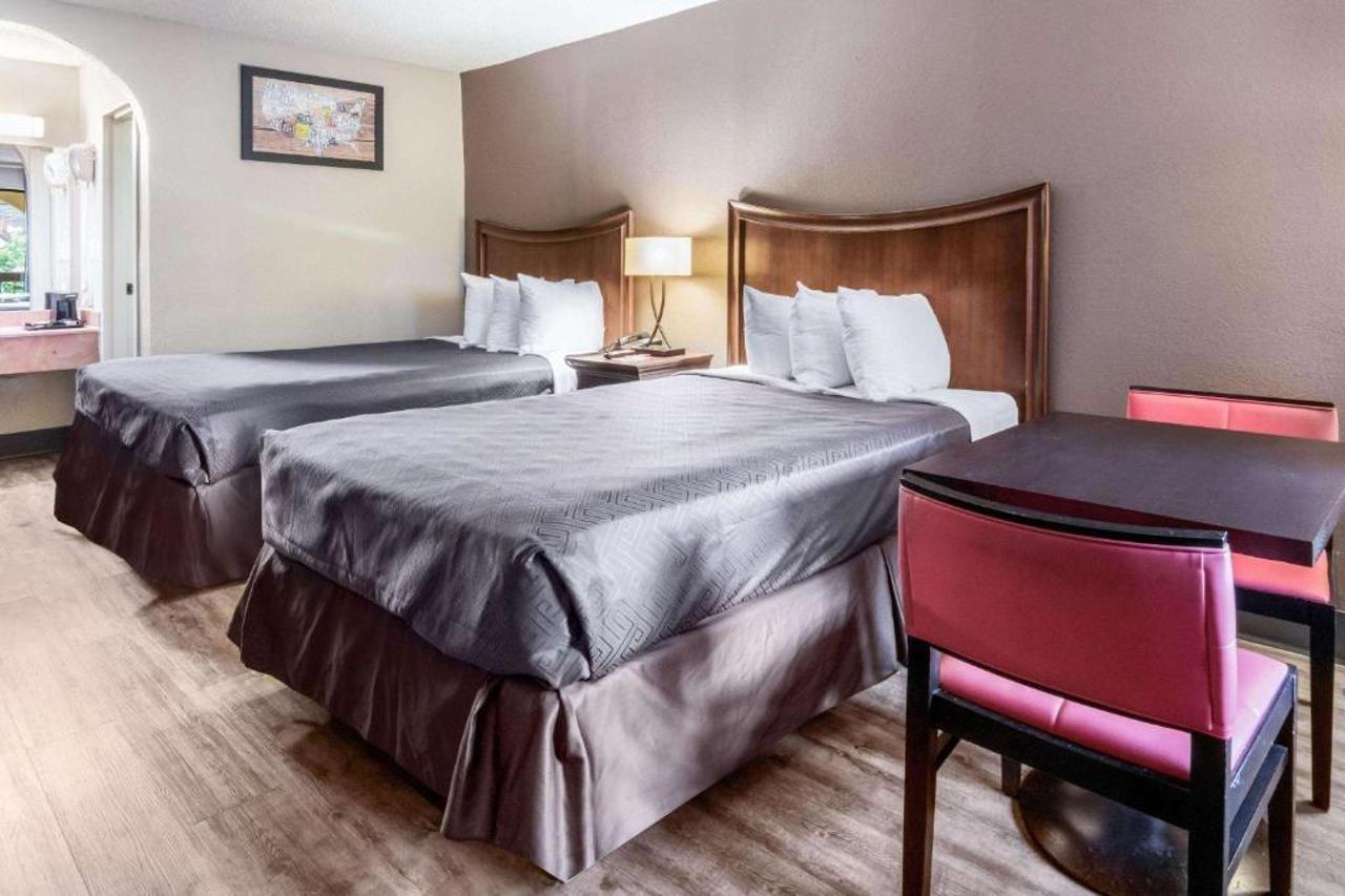 Econo Lodge Гейнсвилл Экстерьер фото
