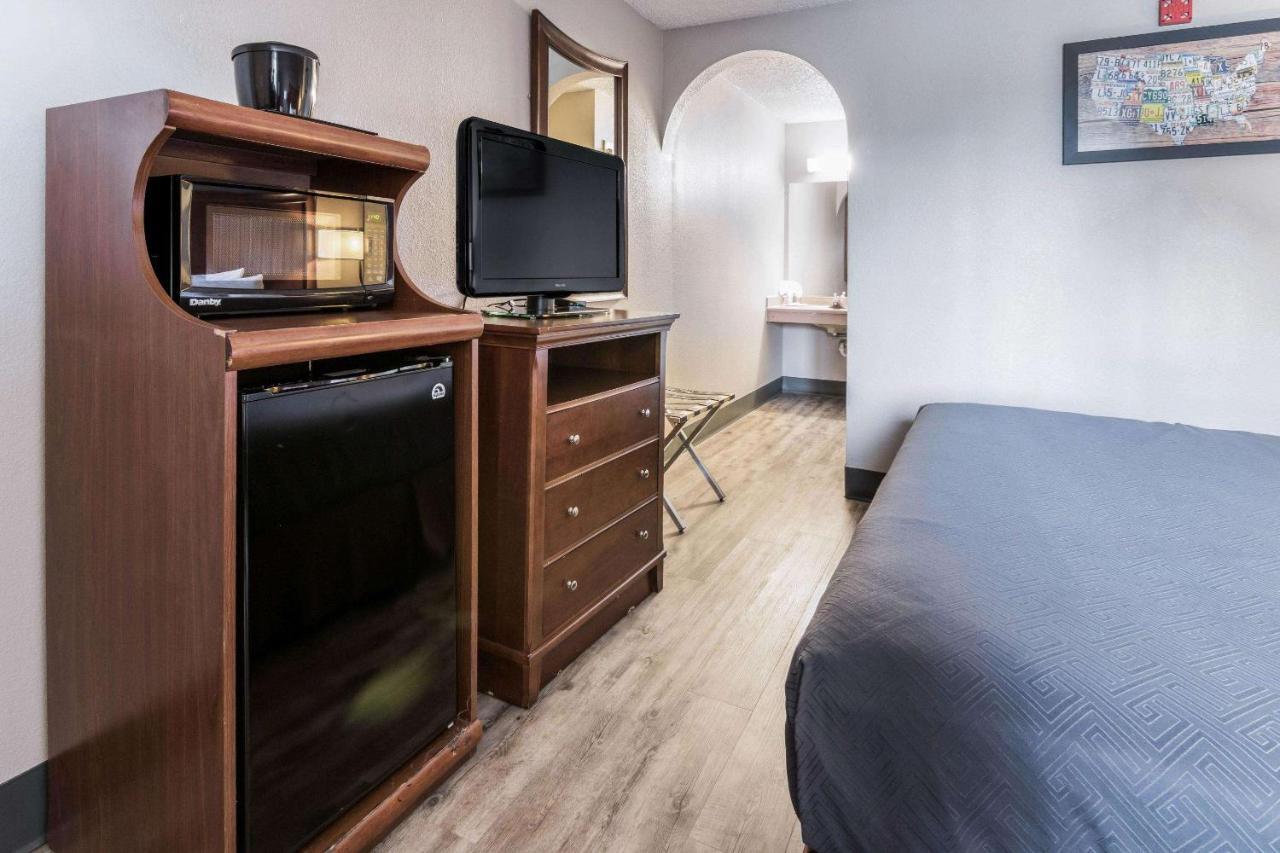 Econo Lodge Гейнсвилл Экстерьер фото