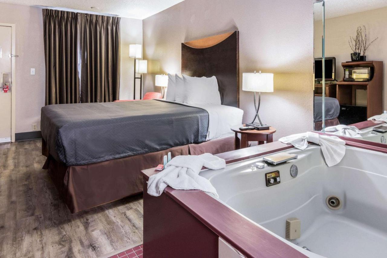 Econo Lodge Гейнсвилл Экстерьер фото
