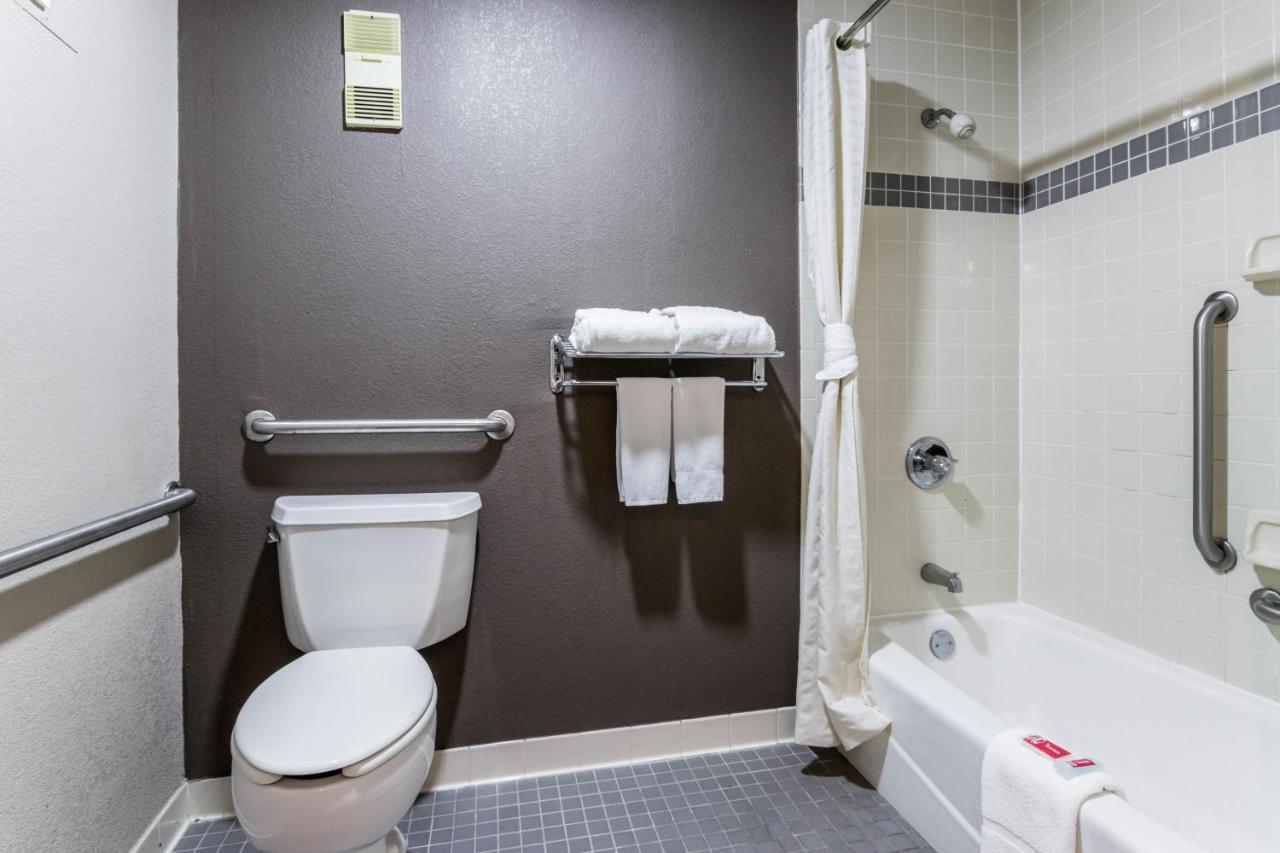 Econo Lodge Гейнсвилл Экстерьер фото